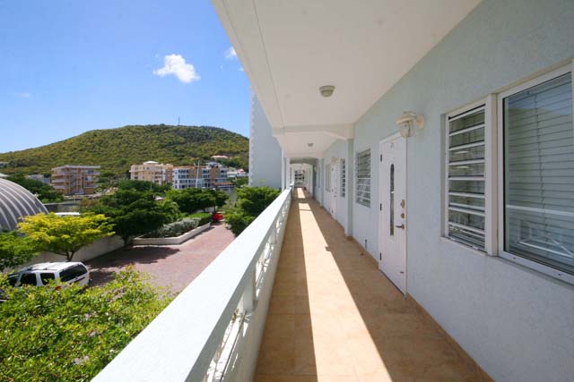 2 bedroom apartment for rent Cole Bay St Maarten